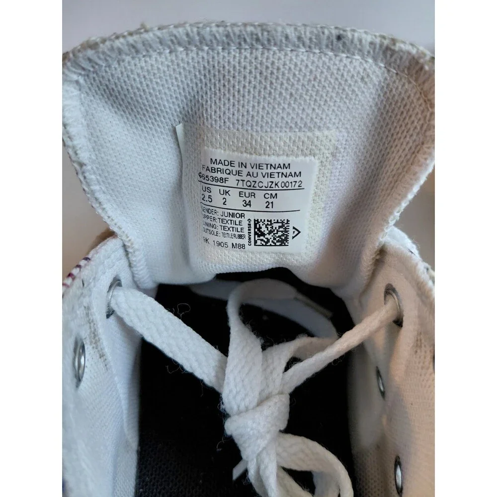 Converse All Star Junior Girls Size 2.5 Low Top White/Mulitcolor Stars
